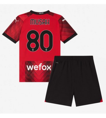 AC Milan Yunus Musah #80 Primera Equipación Niños 2023-24 Manga Corta (+ Pantalones cortos)